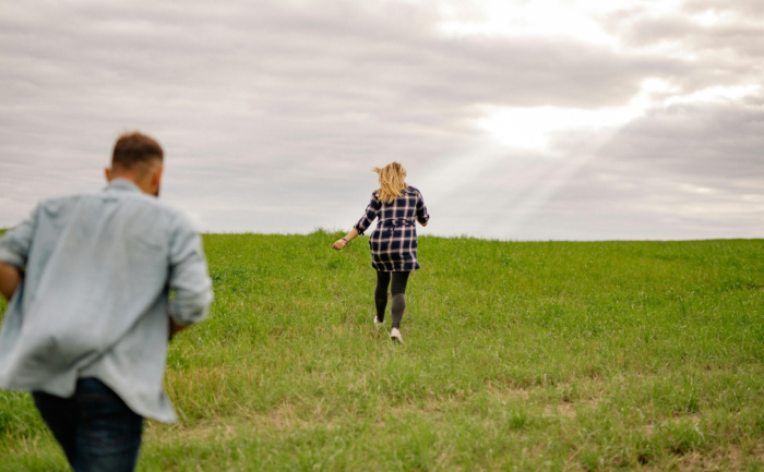 How to make a man chase you