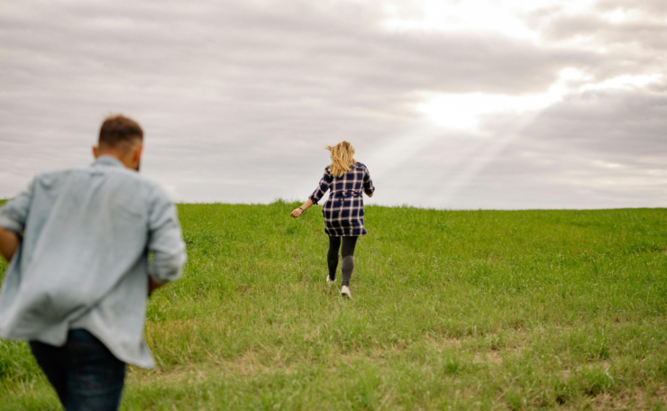 How to make a man chase you